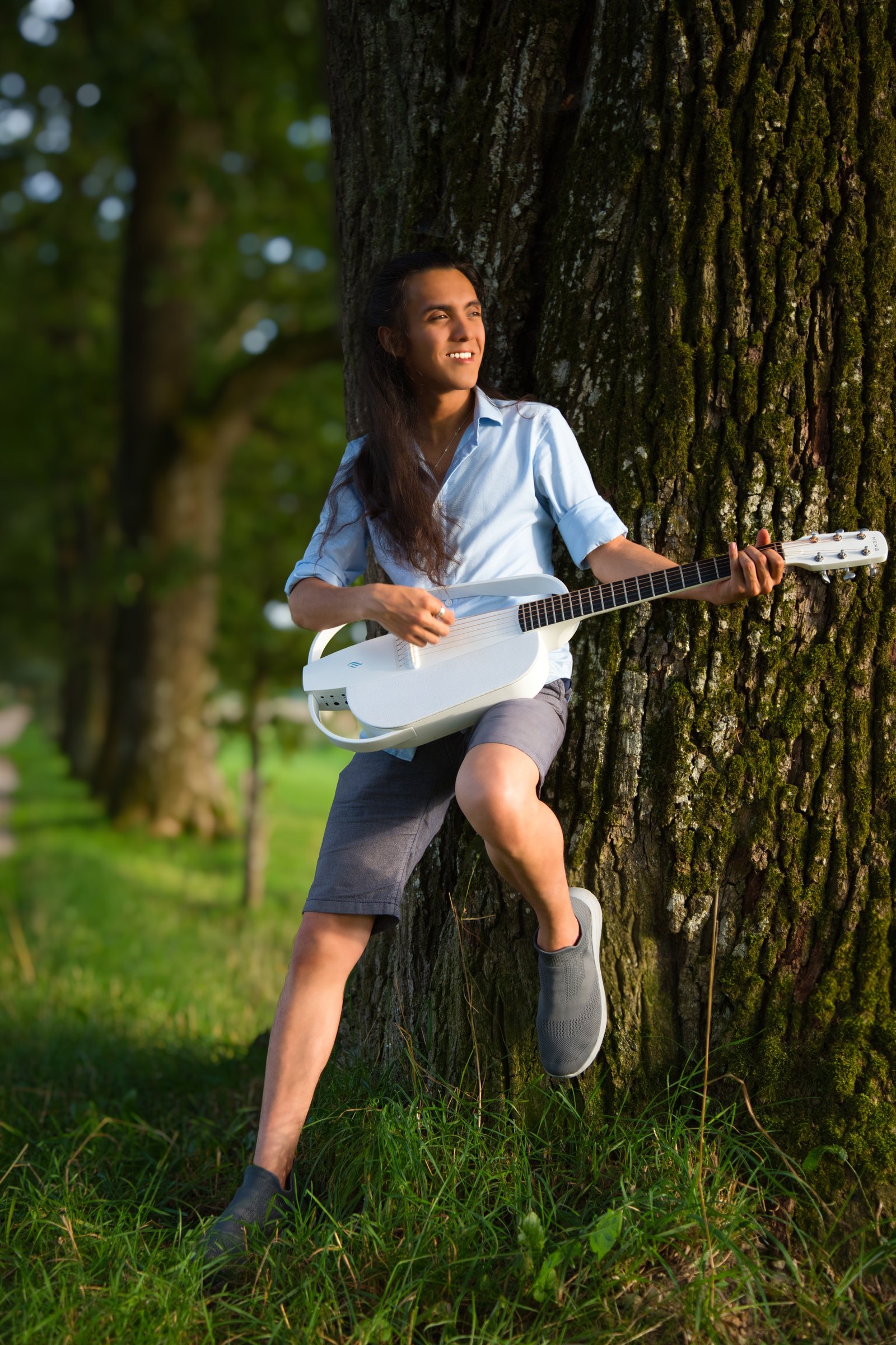 Mit Gitarre